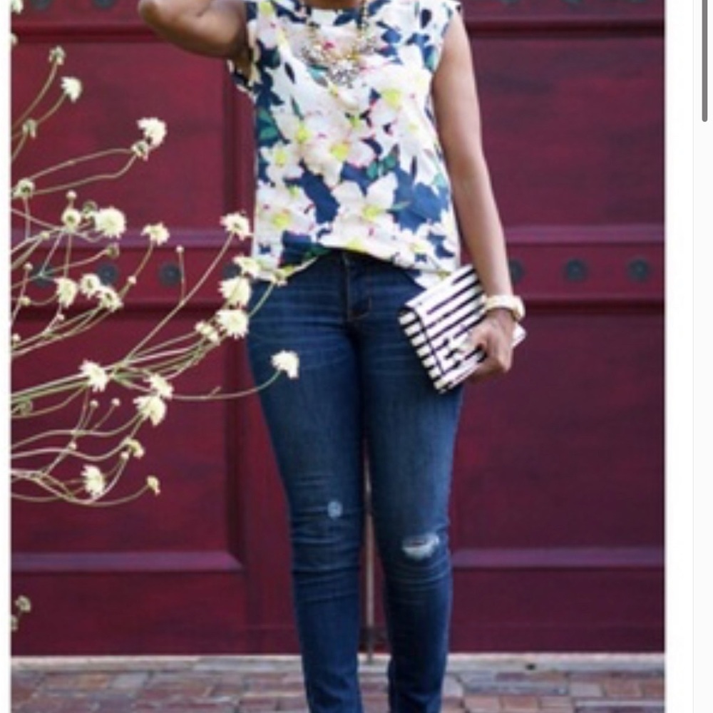 J. Crew Sleeveless Top in cove floral.
Size 2P - Picture 2 of 10